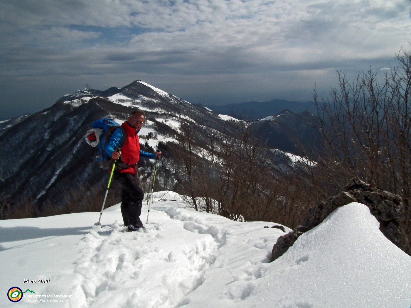 42... tre anni fa alla Croce dell'Ocone con vista in Monte Tesoro.JPG